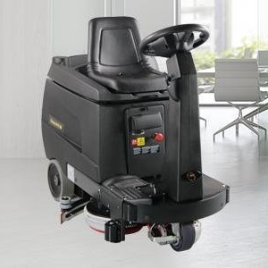 7609001 CHAMP 2417 RB SCRUBBER
24&quot; RIDE-ON 2X12V 130 AH WET
BATTERIES ONBOARD CHARGER AND
2 PAD DRIVERS